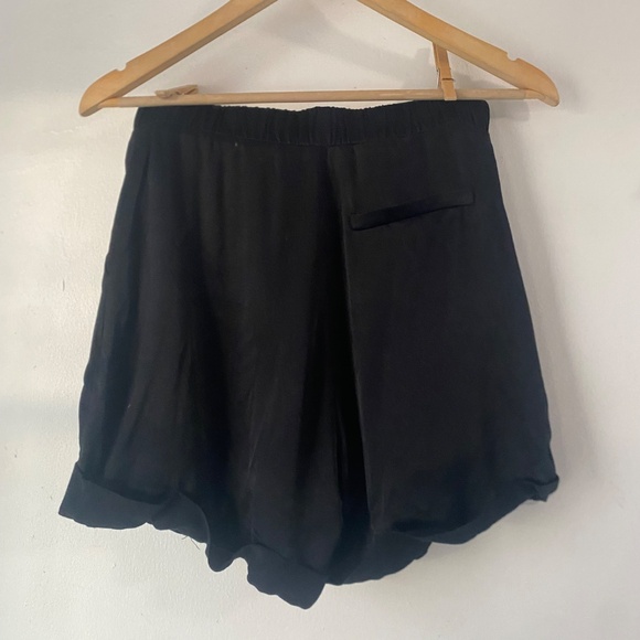Camila Coelho S Black Satin Short - Picture 2 of 8